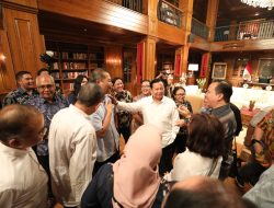 Minggu Santai Prabowo Ngopi Bareng Pemimpin Redaksi Media Nasional di Hambalang