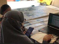 Mahasiswa Magang MSIB Batch 4 Lakukan Pelayanan Aktivasi IKD di Balai RW Kelurahan Kalirungkut Surabaya
