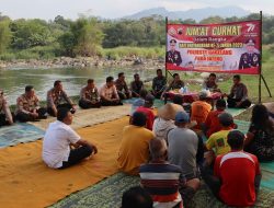 Jumat Curhat, Kapolresta Magelang Dengarkan Keluhan Warga Serta Berikan Sembako