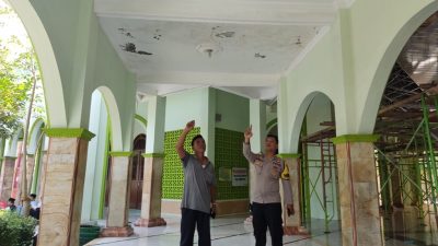 Sambut Hari Bhayangkara, Polres Kudus Lakukan Revitalisasi Masjid Assaidiyah Colo