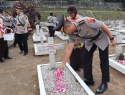 Jelang Hari Bhayangkara, Polresta Magelang Ziarah ke TMP Giri Dharmoloyo