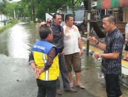 Langganan Banjir, Sekda Sinjai Turun Langsung