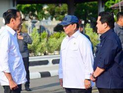 Berangkat Bareng dengan Pesawat Presiden ke Malang, Prabowo dan Erick Lengket di Solo