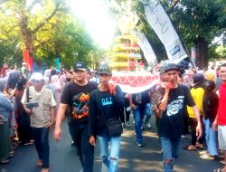 Berbagai Atraksi Seni Meriahkan Tradisi Kirab Budaya Tebokan Jenang Kaliputu Kudus