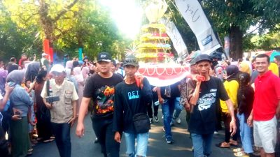 Berbagai Atraksi Seni Meriahkan Tradisi Kirab Budaya Tebokan Jenang Kaliputu Kudus