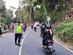 Patroli Polsek Kajoran Temukan dan Amankan Perbaikan Tiang Listrik Roboh