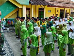 Bentuk Generasi Berkarakter Disiplin, Prajurit Yonarmed 11 Kostrad Berikan Wasbang dan PBB