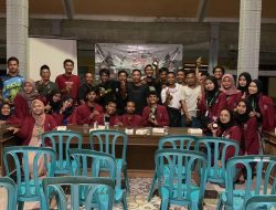 Kreatif! Mahasiswa KKN Universitas Muhammadiyah Surabaya 2023 Berhasil Memanfaatkan Tembakau Menjadi Pestisida
