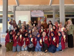 Mahasiswa KKN Universitas Muhammadiyah Surabaya 2023 Berhasil Buat Produk Inovasi Baru Berupa Instan Herbal Kunyit