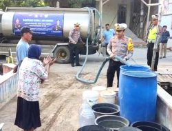 Peringati HUT Ke-68 Polantas, Polres Kudus Gelar Bakti Sosial Droping Air Bersih
