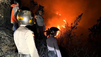 Ribuan Personel Gabungan Dikerahkan Atasi Kebakaran di Gunung Sumbing