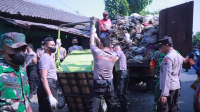 Diskusi Jumat Curhat Bawa Berkah, Kapolres Klaten Cepat Atasi Sampah