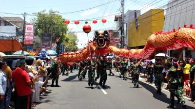 Dengan Liong Naga Sepanjang 120 Meter, Prajurit Yonarmed 3/NP Tampilkan Atraksi Terbaik di Kirab Jutbio