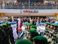 Hadiri Parade dan Defile, Danny Pomanto Bangga Lihat Kekompakan TNI dan Rakyat