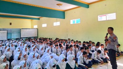 Tingkatkan Kesadaran Hukum di Kalangan Pelajar, Polsek Mertoyudan Adakan Sosialisasi di MTs Al Huda