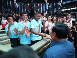 Momen Kehangatan Prabowo dengan Anak-anak Luar Biasa