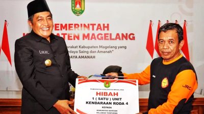 Barisan Relawan Tempuran Terima Hibah 1 Unit Mobil dari Pemkab Magelang