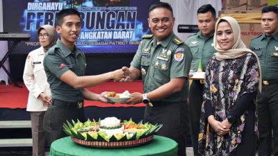 Potong Tumpeng, Akademi Militer Rayakan HUT Ke-78 Perhubungan TNI AD