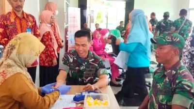 Bakti Sosial Hari Kesehatan Nasional, Dandim 0720/Rembang Donorkan Darah untuk Kemanusiaan