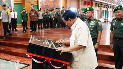 Menhan Resmikan Ruang Makan Husein Taruna Akademi Militer Magelang