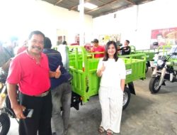 Peduli Lingkungan, Vita Ervina Serahkan 6 Sepeda Motor Pengangkut Sampah
