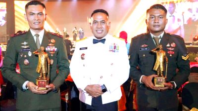 Salut, Dua Prajurit Kostrad Ini Terima Penghargaan Soedirman Awards