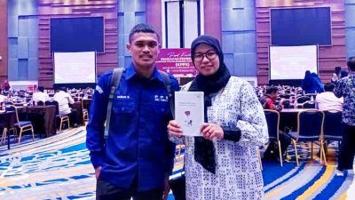 Komisioner KPU Gowa Apresiasi Buku “Perempuan Seratus Dua Lima” Karya Akbar G.