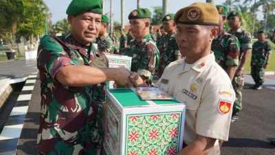 Peduli Anggota, Korem 071/Wijayakusuma Serahkan Bingkisan Natal
