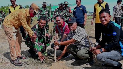 HIMASDAP Turut Bersihkan Pantai dan Taman Pohon di Pantai Marannu