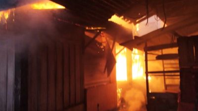 Diduga Akibat Korsleting, Sejumlah Kios di Pasar Pucang Terbakar