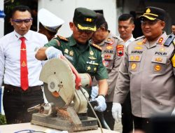 Dukung Penegakan Hukum, Dandim Rembang Turut Musnahkan Knalpot Brong Sitaan Polres