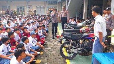 Sasar Sekolah, Polsek Muntilan Gencar Sosialisasikan Larangan Knalpot Brong
