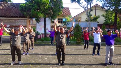 Anggota Koramil 04/Windusari Ikuti Senam Lintas Sektor