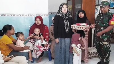 Babinsa Koramil Udanawu Dampingi Kegiatan PMT di Desa Jati