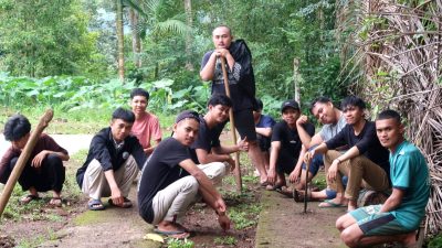 Rumah Baca Nurul Jihad Parangbebbu Laksanakan Kerja Bakti