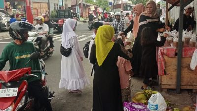 SD Negeri 24 Kota Ternate Bagikan Takjil dan Buka Puasa Bersama