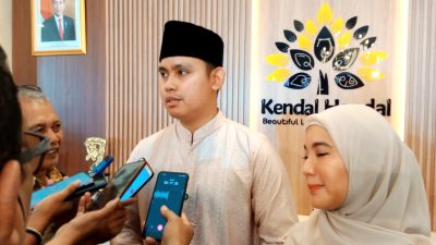 Gelar “Open House”, Bupati Kendal Diserbu warga