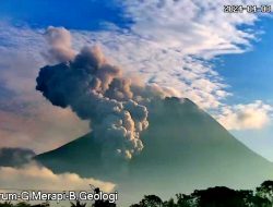 Intensitas Erupsi Merapi Meningkat, Begini Faktanya