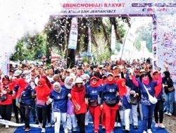 Meriah, Fun Walk Hari BPR BPRS Nasional 2024 di Magelang