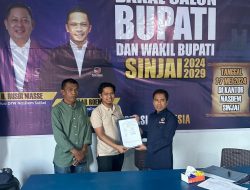 Menuju Pilkada, H. Badris Kembalikan Formulir Pendaftaran di Partai Nasdem Sinjai