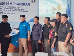 Turun ke Brebes, Ketum YBI Ambil Formulir Cawabup di DPD PAN