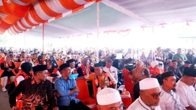 Bupati Bassam Lepas 194 Jamaah Calon Haji Halsel