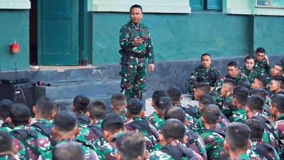 Bangun Komunikasi Dengan Anggota, Danyonarmed 11 Kostrad Berikan Jamdan