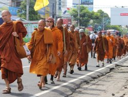 Polres Magelang Kota Berikan Pengamankan Perjalanan Bhikkhu Thudong