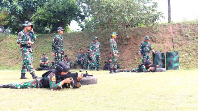 Tingkatkan Kemampuan Dasar Militer, OJT Taruna Akmil Tingkat II Laksanakan Latbaksi
