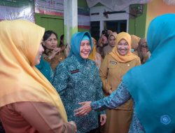 Indira Yusuf Ismail Dampingi Pj Ketua TP PKK Provinsi Sulsel Tinjau Posyandu untuk Intervensi Stunting