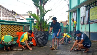 Peringati HUT Ke-62 Menarmed 2, Prajurit Yonarmed 11 Kostrad Laksanakan Karya Bhakti