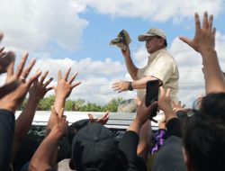 Menhan Prabowo Tinjau Pemasangan Pipa Air Bersih di Gunungkidul