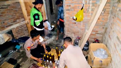 Sat Samapta Polresta Magelang Amankan Puluhan Botol Miras
