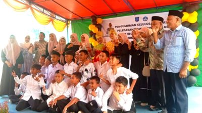 SD Negeri 15 Kota Ternate Gelar Pengumuman Kelulusan dan Pelepasan Siswa